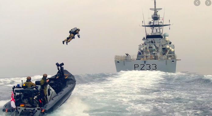 Спецназ Королевской морской пехоты Великобритании испытывает индивидуальный реактивный ранец